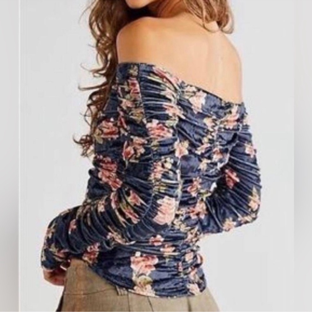 NEW Free People Reina Velvet Blue Pink Ruched Off The Shoulder Crop Blouse S - Picture 3 of 10